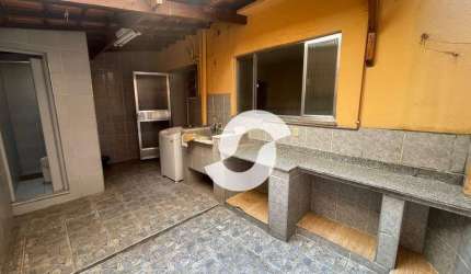 Apartamento térreo no bairro do Fonseca.