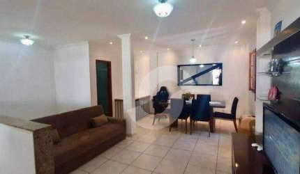 Se você está em busca de conforto, praticidade e lazer, essa casa duplex é a escolha perfeita! O imóvel conta com uma ampla varanda no andar superior,