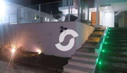Casa de Alto Padrão em Condomínio Fechado!