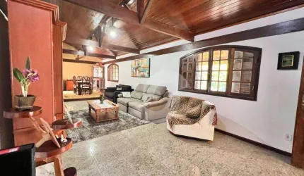 Casa com 3 dormitórios à venda, 353 m² por R$ 735.000,00 - Serra Grande - Niterói/RJ