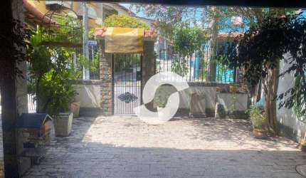 Belíssima 4 Quartos em Condomínio