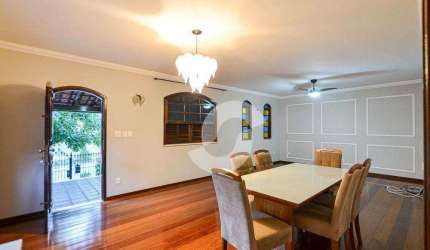 CASA DUPLEX toda reformada com churrasqueira e vaga para 4 carros