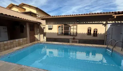 Casa com 3 dormitórios à venda, 296 m² por R$ 900.000,00 - Serra Grande - Niterói/RJ