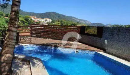 Casa duplex com 3 quartos (2 suítes), piscina, espaço gourmet completo e vista incrível em Itaipu