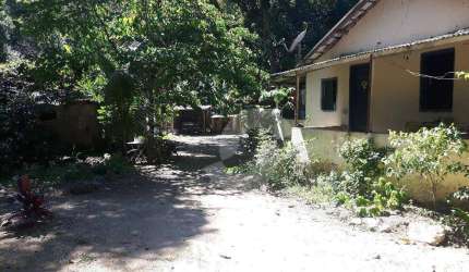 Ótimo Sítio com Imenso Terreno em Rio do Ouro