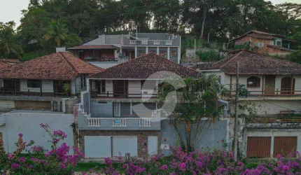 Casa com 4 dormitórios, 376 m² - venda por R$ 780.000,00 ou aluguel por R$ 3.931,42/mês - Itaipu - Niterói/RJ
