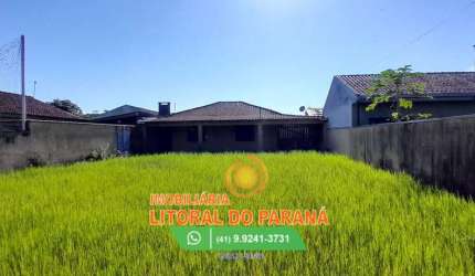 Casa Padrão 2 Dormitórios 200 metros da praia