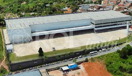 Galpão Industrial de Alto Padrão com 5 Salas e 8 Banheiros em Cotia-SP, Jardim da Glória - 9.088,00 m², 108 Vagas de Garagem.