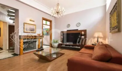 Imperdível casa à venda em Perdizes, São Paulo-SP: 3 quartos, 3 suítes, 2 salas, 5 banheiros, 4 vagas de garagem, 240m²!