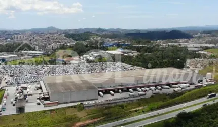 Galpão/CD de 29.769m² para locação, com área frigorificada e área seca de armazenagem, em Maua-SP.