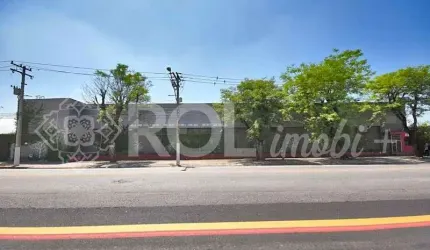 Locação de Galpão Comercial de Alto Padrão no Jaguaré, São Paulo-SP: 7 Salas, 4 Banheiros, 30 Vagas de Garagem, 1.361m²!