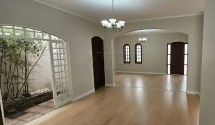 Casa com 3 quartos à venda na Rua Lincoln Queiroz Orsini, Parque Jardim Europa, Bauru, 195 m2 por R$ 850.000