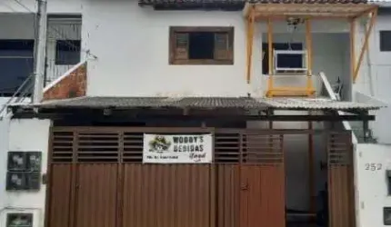 Casa a venda em Mangabeira.