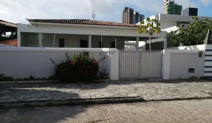 Casa com 3 dormitórios à venda, 180 m² por R$ 820.000,00 - Aeroclube - João Pessoa/PB