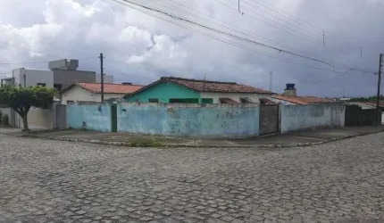 Casa com 3 dormitórios à venda por R$ 200.000 - Funcionários II - João Pessoa/PB