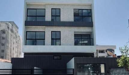 Apartamento térreo no Bessa.