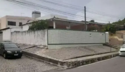 Casa com 4 dormitórios à venda, 300 m² por R$ 700.000,00 - Jardim Cidade Universitária - João Pessoa/PB