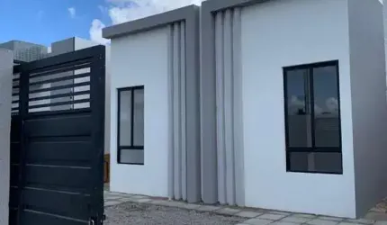 DUAS LINDAS CASAS LOCALIZADA NO BAIRRO DE VALENTINA/PARATIBE EM FASE FINAL DE ACABAMENTO