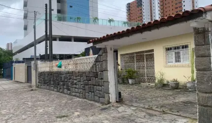 Casa com 4 dormitórios à venda, 360 m² por R$ 950.000,00 - Manaíra - João Pessoa/PB