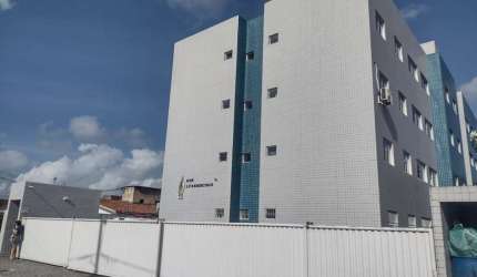 2 quartos  - ?1 vaga de garagem  - ?1 área de serviço  - ?2 banheiros  - ?Sala  - ?Cozinha  - ?Fechadura eletrônica  - ?Portas novas e fechaduras  -