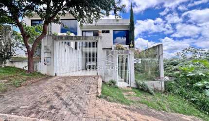 Sobrado semimobiliado à venda Estrela