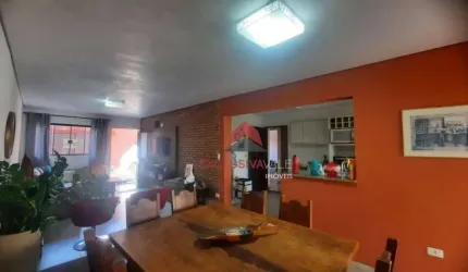 Casa no JArdim Apollo com 3 dorm.
