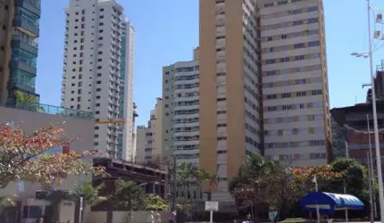 Apartamento Frente Mar a  venda no bairro Pioneiros - Balneário Camboriú/SC