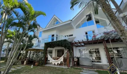 Casa à venda no bairro Praia do Estaleiro - Balneário Camboriú/SC