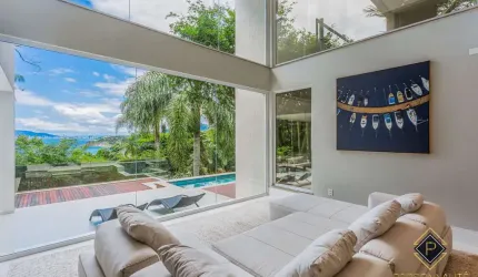 Casa à venda no bairro Estaleiro - Balneário Camboriú/SC
