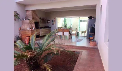 Maravilhosa casa assobradada de alto padrão à venda no bairro Residencial Nossa Senhora de Fátima em Americana-SP.