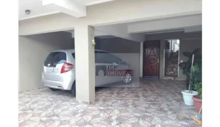 Linda casa assobradada à venda no Bairro Parque das Nações em Americana-SP.