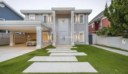 LINDA CASA EM CONDOMÍNIO FECHADO 4 SUÍTES E PISCINA