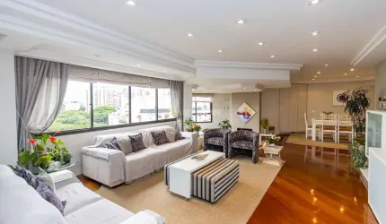 Apartamento incrível no Juvevê!