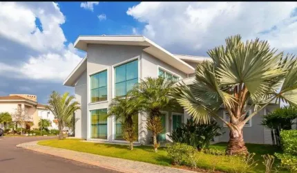 CASA EM CONDOMÍNIO FECHADO TOTALMENTE MOBILIADA - BOULEVARD UBERABA