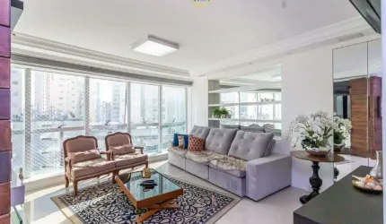 Apartamento à venda na quadra do mar em Balneário Camboriú - Alexandria