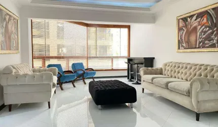 Apartamento quadra mar à venda em Balneário Camboriú