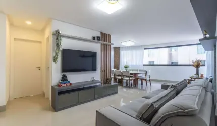 Apartamento à venda com 04 suítes no centro de Balneário Camboriú.