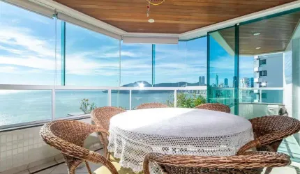 Apartamento Frente Mar à venda em Balneário Camboriú