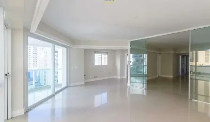 Apartamento à venda em Balneário Camboriú com 3 suítes