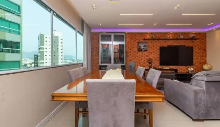 apartamento com 03 suítes à venda no Centro de Balneário Camboriú.