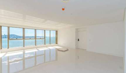 Apartamento à venda no Ed. Yachthouse by Pininfarina