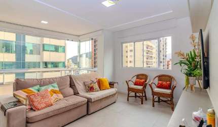 Apartamento à venda na 2ª Quadra de Balneário Camboriú com 3 suítes