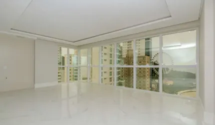 Apartamento à venda com 04 suítes e vista para o mar em Balneário Camboriú.