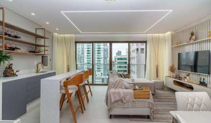 Apartamento com 04 suítes à venda em Balneário Camboriú.