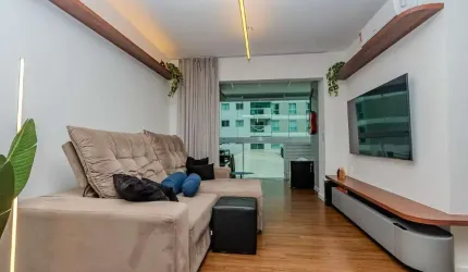 Apartamento à venda na segunda quadra do mar na Praia Brava
