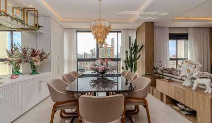 Apartamento mobiliado, com 03 suítes à venda em Balneário Camboriú.