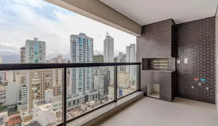 Apartamento à venda com 04 suítes no centro de Balneário Camboriú.