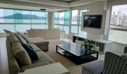 Apartamento à venda no Ed. Champs Elysées em Balneário Camboriú