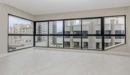 Apartamento com 3 dormitórios à venda no Ed. South Beach em Balneário Camboriú