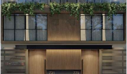Casa triplex à venda no centro de Balneário Camboriú